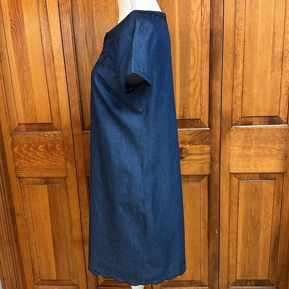 Old Navy Lightweight Cotton Denim Shift Dress Embroidered w/Scalloped Hem EUC S - Picture 2 of 8
